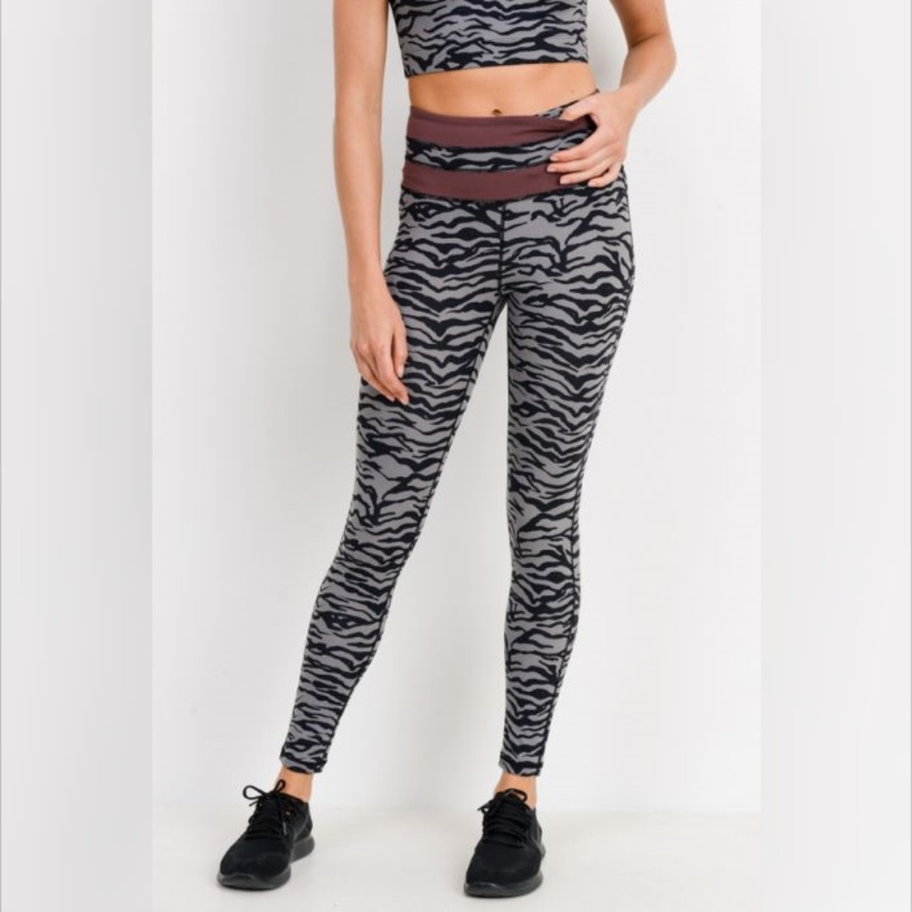 Grey Tiger Print Highwaist Leggings with Striped